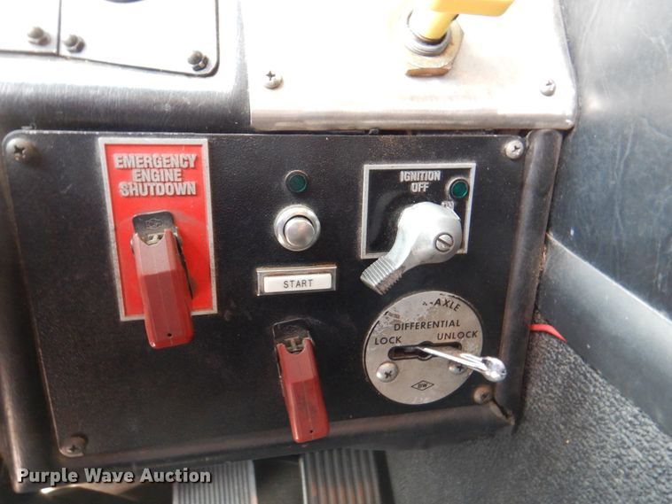 image for item DN1459 1998 HME  ladder fire truck