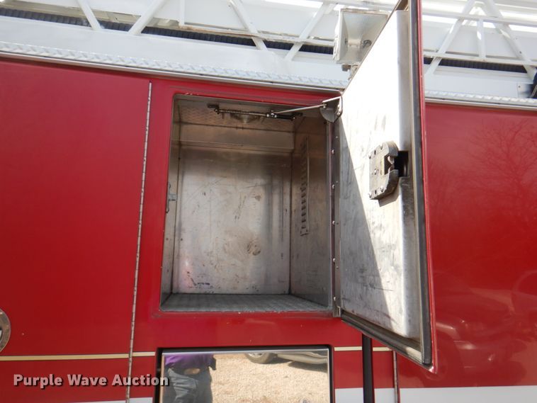 image for item DN1459 1998 HME  ladder fire truck