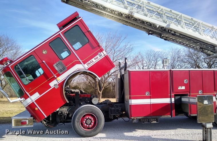 image for item DN1459 1998 HME  ladder fire truck