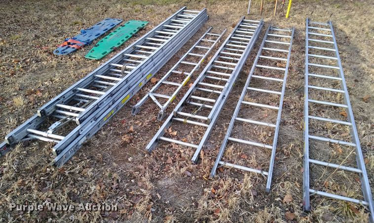 image for item DN1459 1998 HME  ladder fire truck