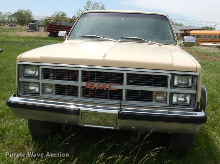 image for item DN1499 1983 GMC Suburban 2500  SUV