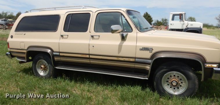 image for item DN1499 1983 GMC Suburban 2500  SUV