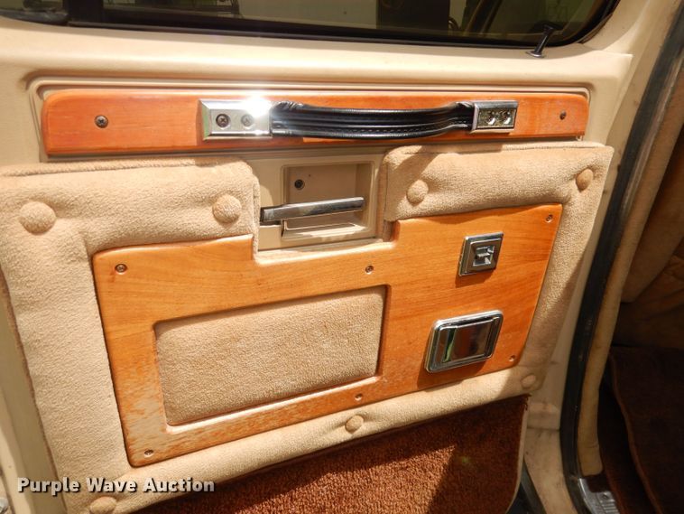 image for item DN1499 1983 GMC Suburban 2500  SUV