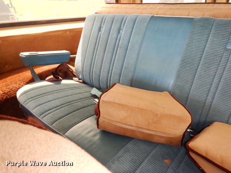 image for item DN1499 1983 GMC Suburban 2500  SUV