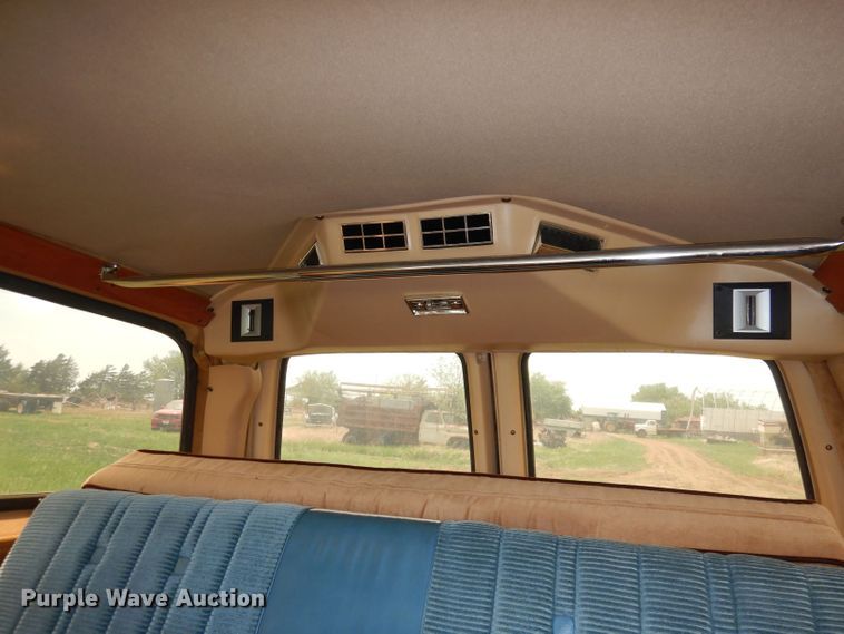 image for item DN1499 1983 GMC Suburban 2500  SUV