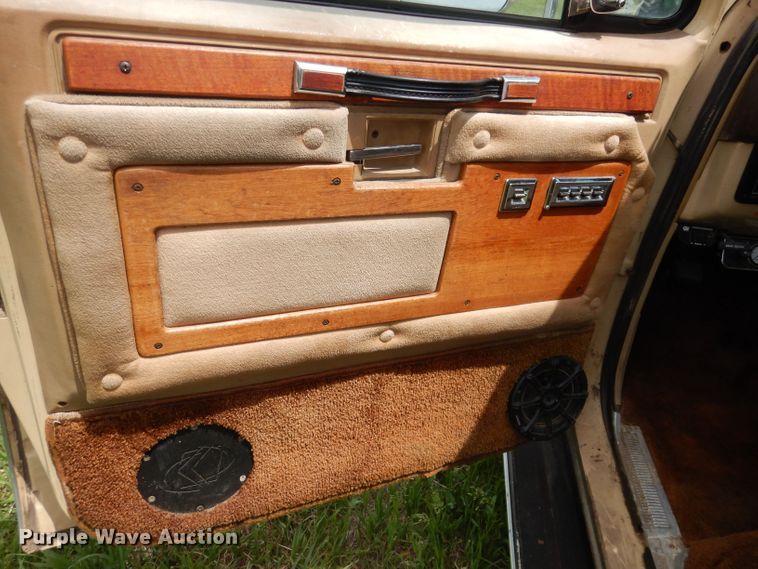 image for item DN1499 1983 GMC Suburban 2500  SUV