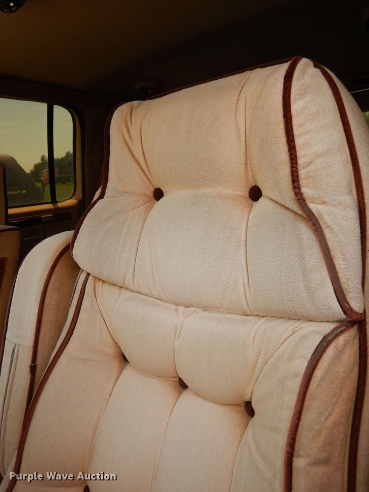 image for item DN1499 1983 GMC Suburban 2500  SUV