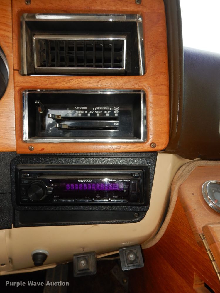 image for item DN1499 1983 GMC Suburban 2500  SUV