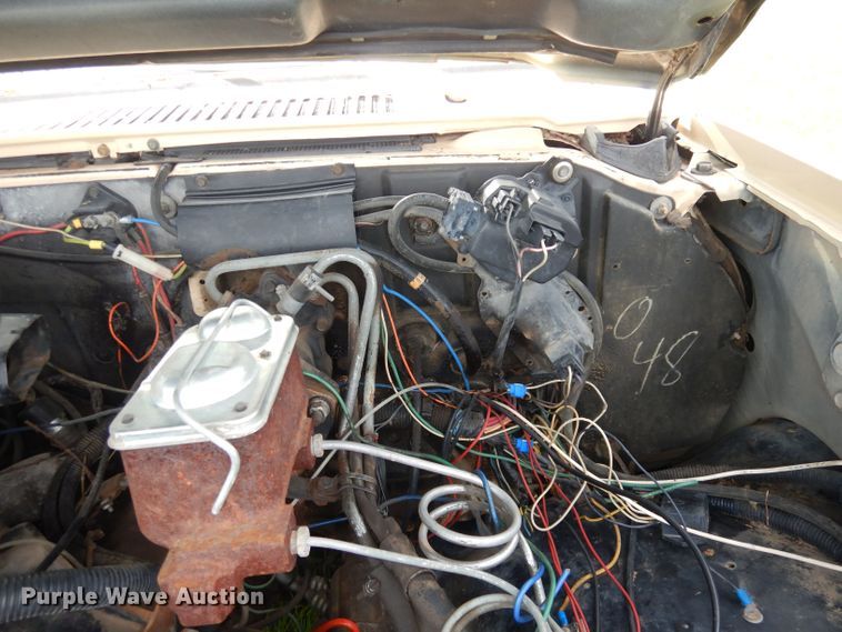 image for item DN1499 1983 GMC Suburban 2500  SUV