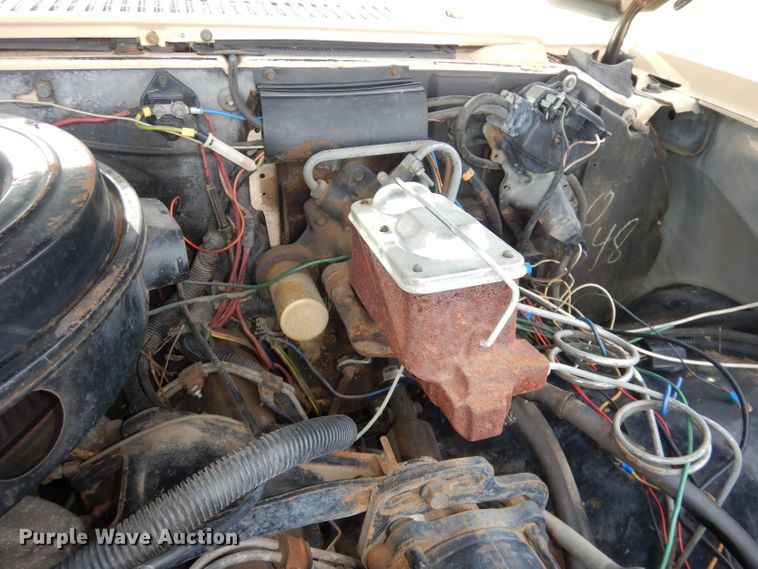 image for item DN1499 1983 GMC Suburban 2500  SUV