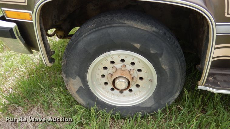 image for item DN1499 1983 GMC Suburban 2500  SUV