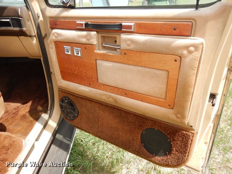 image for item DN1499 1983 GMC Suburban 2500  SUV