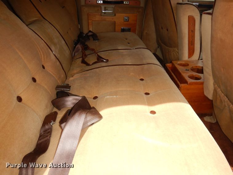 image for item DN1499 1983 GMC Suburban 2500  SUV