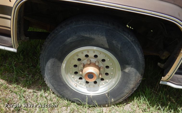 image for item DN1499 1983 GMC Suburban 2500  SUV