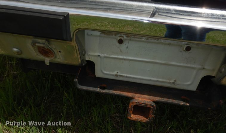 image for item DN1499 1983 GMC Suburban 2500  SUV