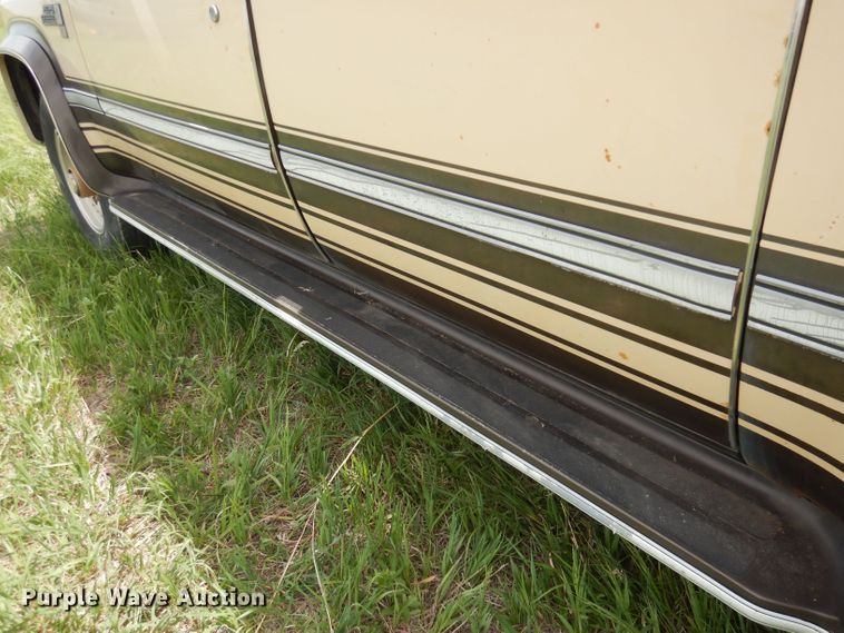 image for item DN1499 1983 GMC Suburban 2500  SUV