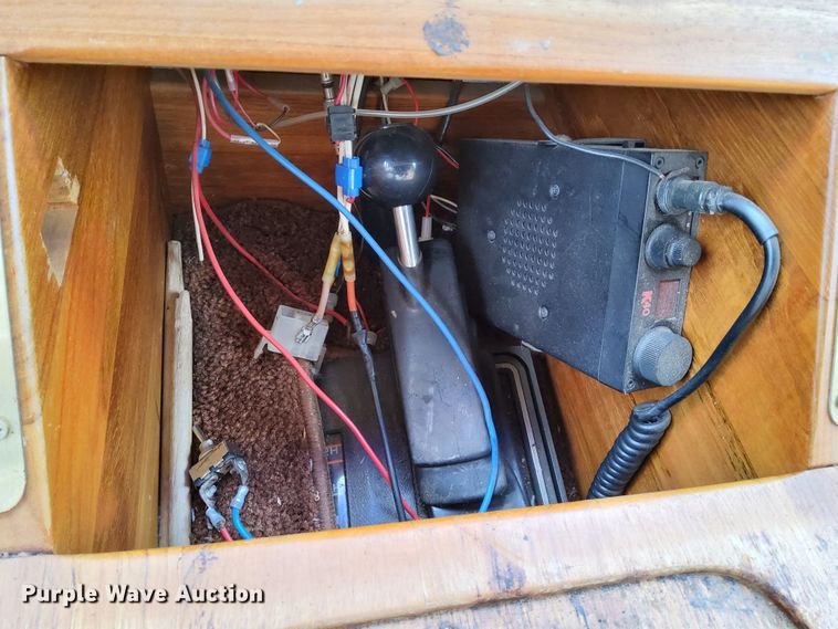 image for item DN1499 1983 GMC Suburban 2500  SUV