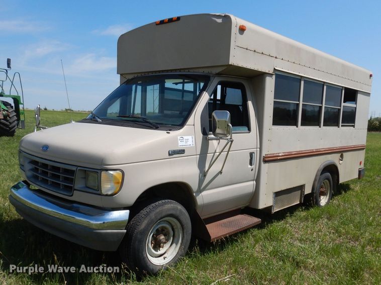 image for item DN1500 1993 Ford E350  shuttle bus