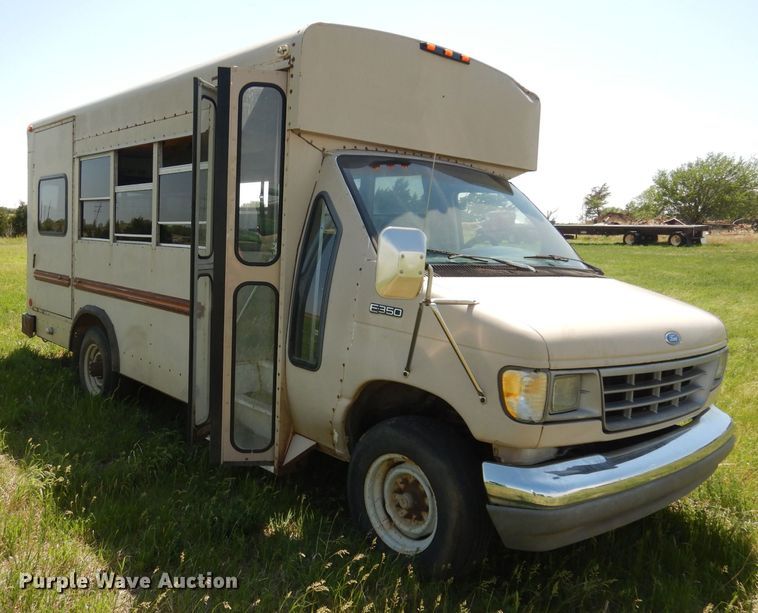 image for item DN1500 1993 Ford E350  shuttle bus