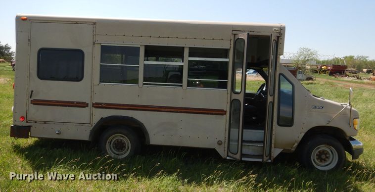 image for item DN1500 1993 Ford E350  shuttle bus