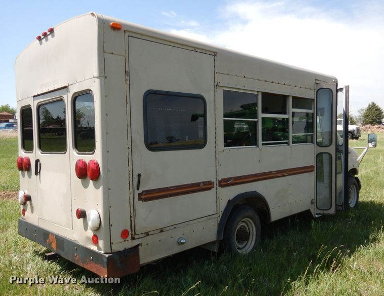 image for item DN1500 1993 Ford E350  shuttle bus