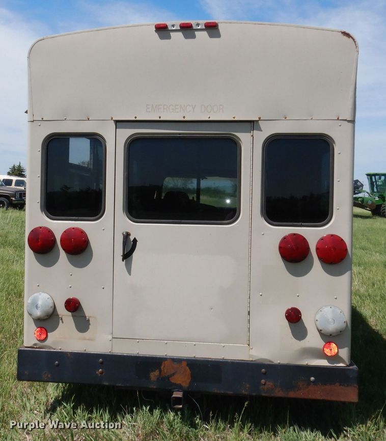 image for item DN1500 1993 Ford E350  shuttle bus