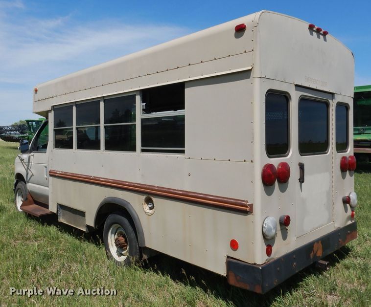 image for item DN1500 1993 Ford E350  shuttle bus