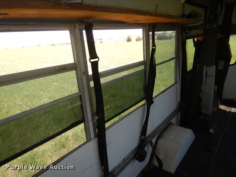 image for item DN1500 1993 Ford E350  shuttle bus