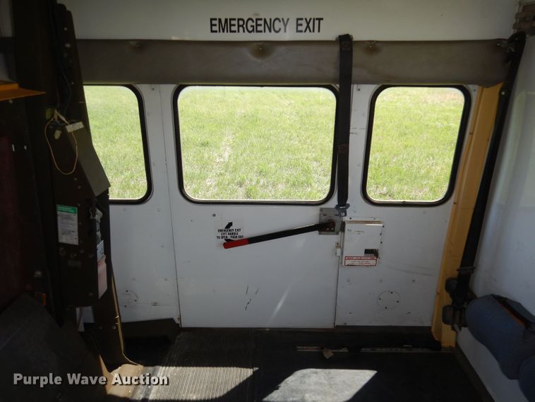 image for item DN1500 1993 Ford E350  shuttle bus