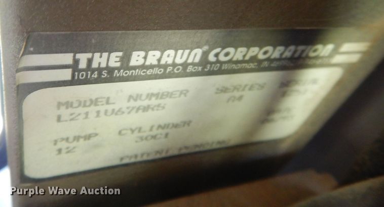 image for item DN1500 1993 Ford E350  shuttle bus