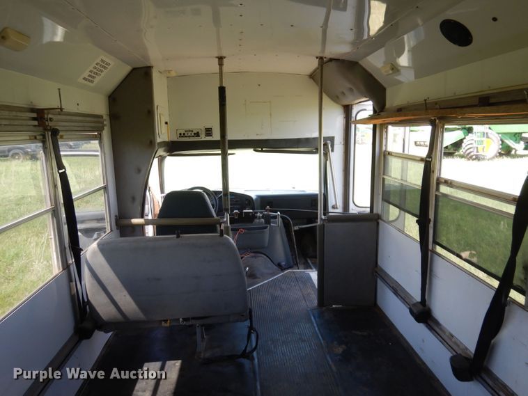 image for item DN1500 1993 Ford E350  shuttle bus