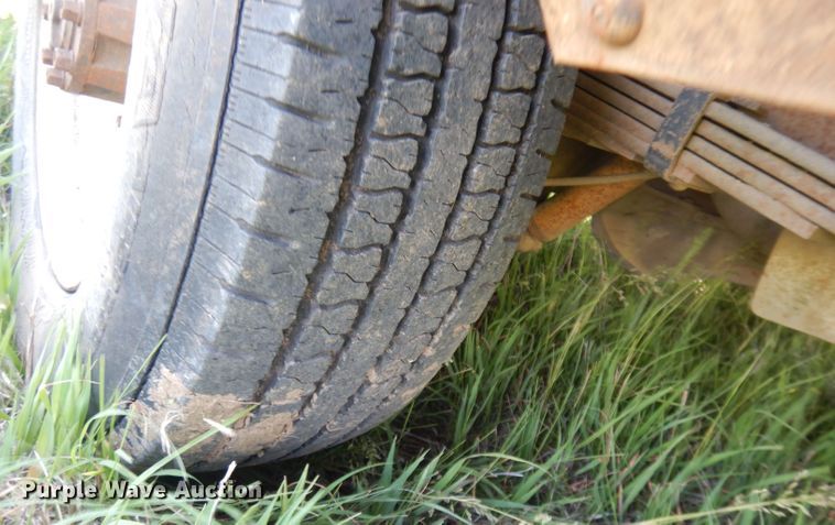 image for item DN1500 1993 Ford E350  shuttle bus