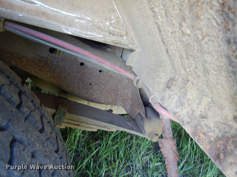 image for item DN1500 1993 Ford E350  shuttle bus