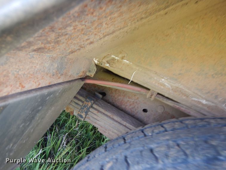 image for item DN1500 1993 Ford E350  shuttle bus