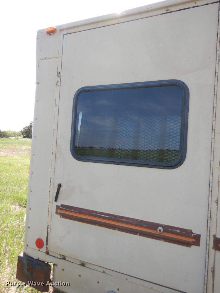 image for item DN1500 1993 Ford E350  shuttle bus