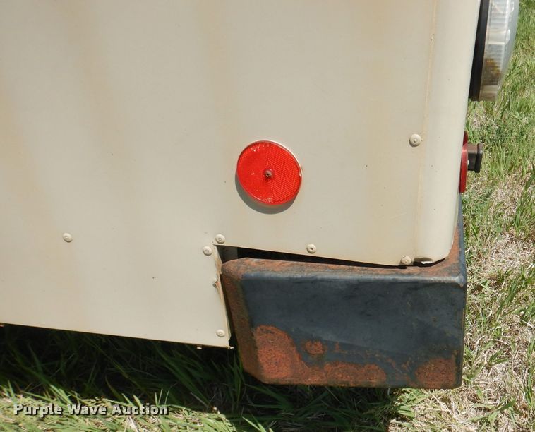 image for item DN1500 1993 Ford E350  shuttle bus