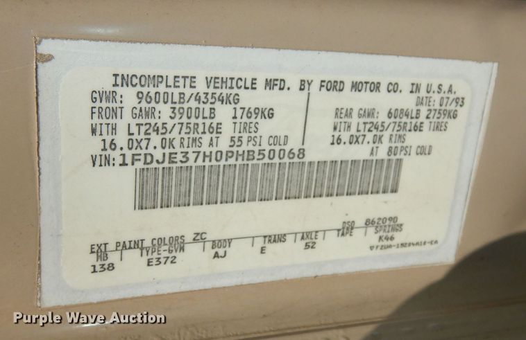 image for item DN1500 1993 Ford E350  shuttle bus