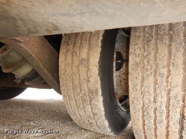 image for item DN1514 2000 Freightliner Fleetwood Discovery  RV