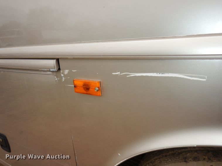 image for item DN1514 2000 Freightliner Fleetwood Discovery  RV