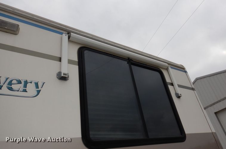 image for item DN1514 2000 Freightliner Fleetwood Discovery  RV