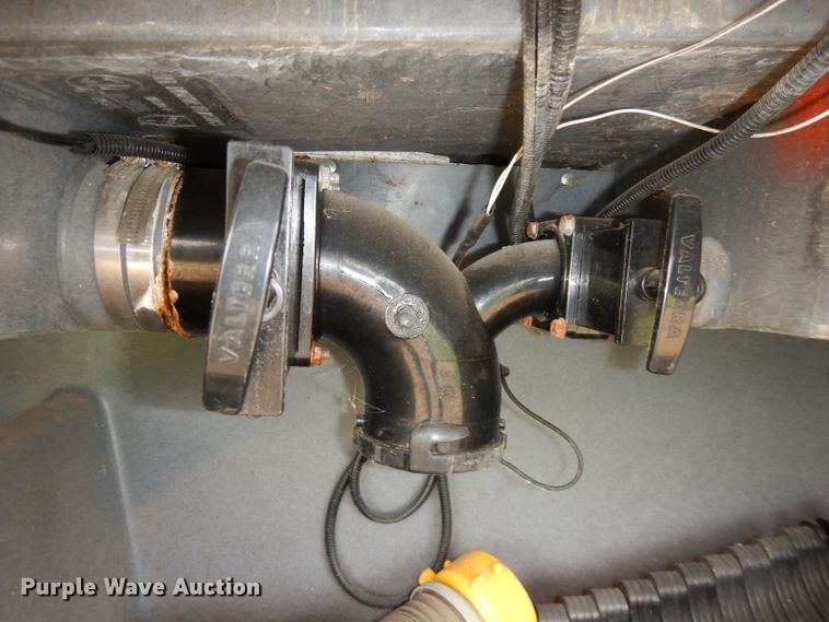 image for item DN1514 2000 Freightliner Fleetwood Discovery  RV