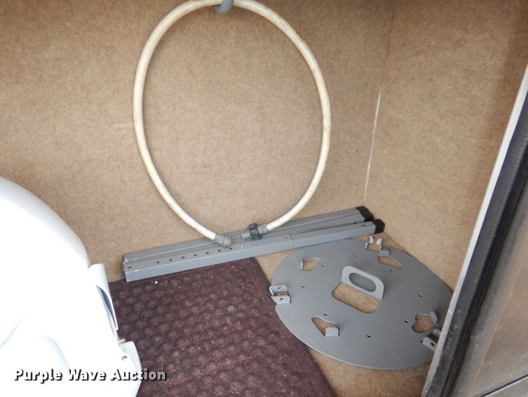 image for item DN1514 2000 Freightliner Fleetwood Discovery  RV