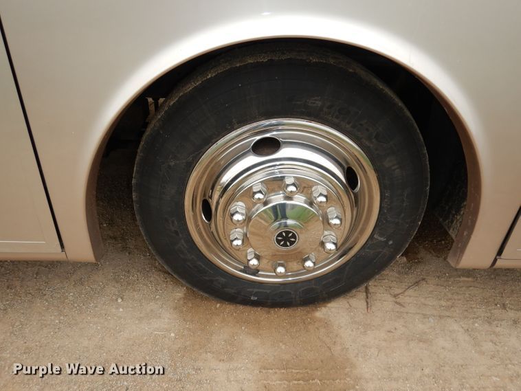 image for item DN1514 2000 Freightliner Fleetwood Discovery  RV