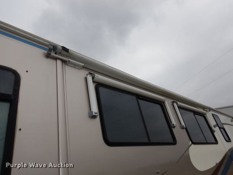 image for item DN1514 2000 Freightliner Fleetwood Discovery  RV