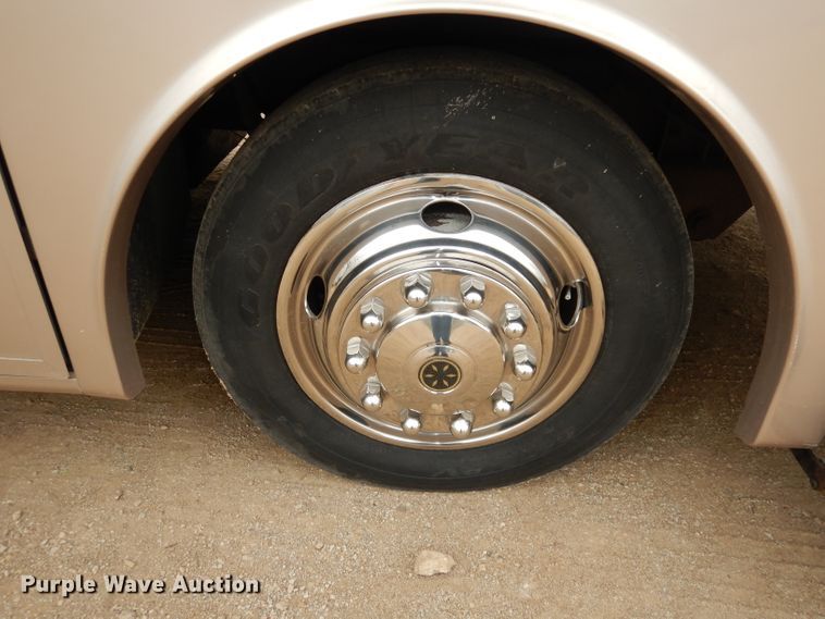 image for item DN1514 2000 Freightliner Fleetwood Discovery  RV