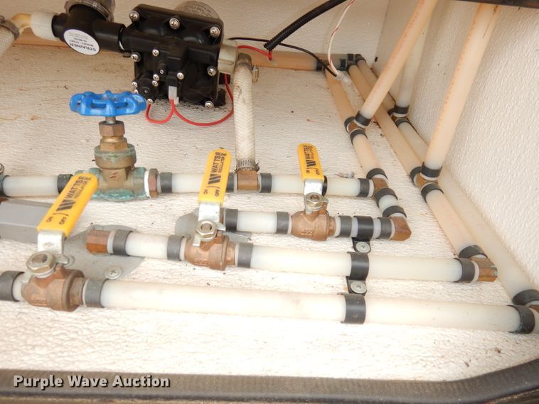 image for item DN1514 2000 Freightliner Fleetwood Discovery  RV