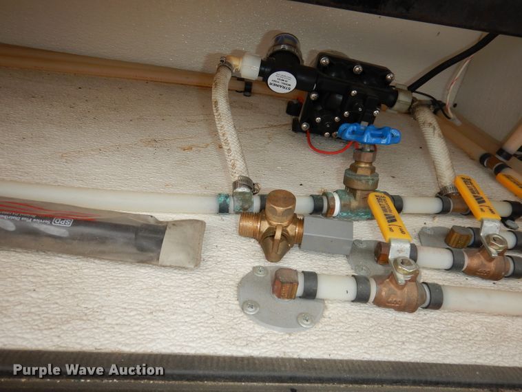 image for item DN1514 2000 Freightliner Fleetwood Discovery  RV