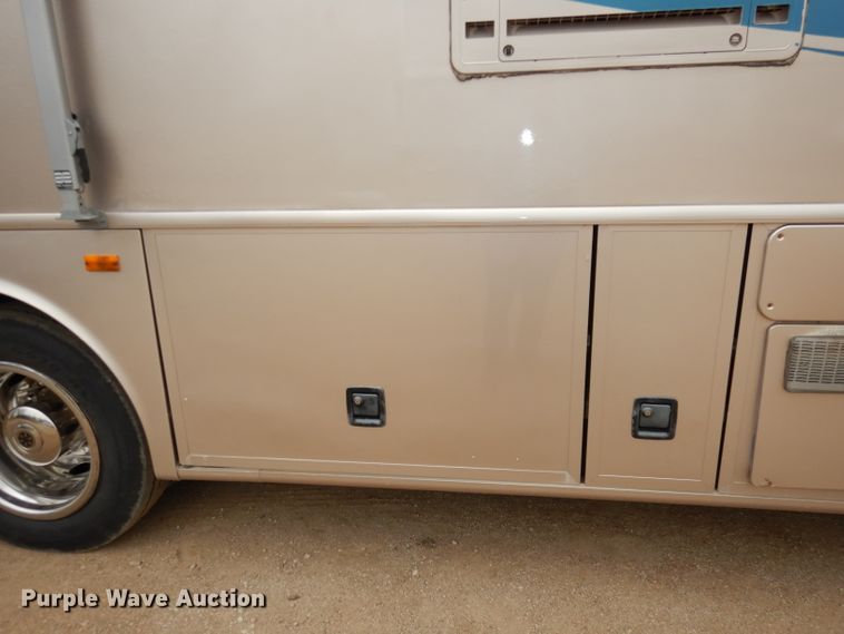 image for item DN1514 2000 Freightliner Fleetwood Discovery  RV