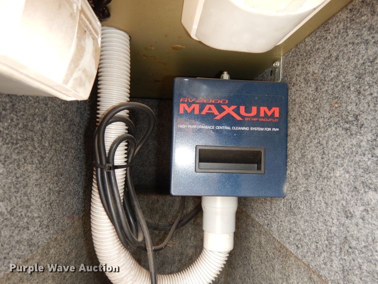 image for item DN1514 2000 Freightliner Fleetwood Discovery  RV