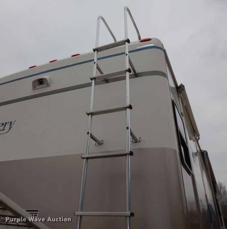 image for item DN1514 2000 Freightliner Fleetwood Discovery  RV